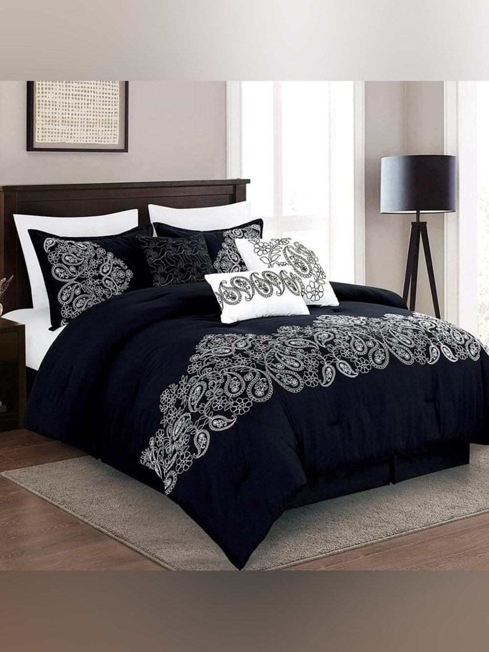 Black and White Paisley Queen 4 piece Comforter Set